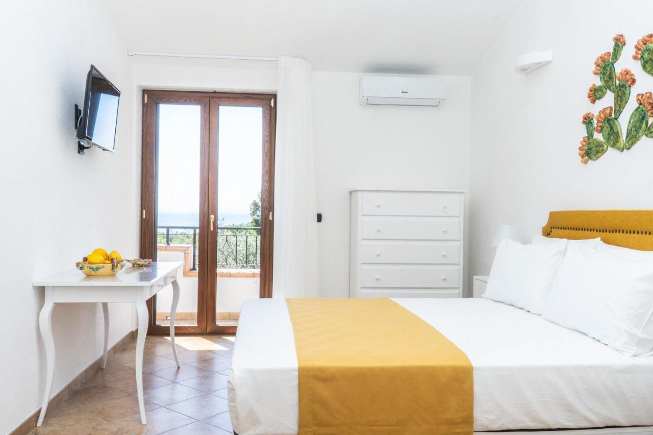 Bed and Breakfast Relais Ruggiero Le Castella  Exterior foto